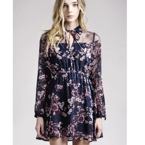 Moon River Navy Velvet Floral and Mesh Long Sleeve Mini Dress - Picture 2 of 9